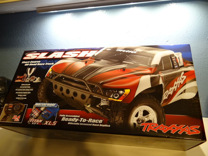 Illustration for article titled Traxxas Slash 2WD Review & Show :D